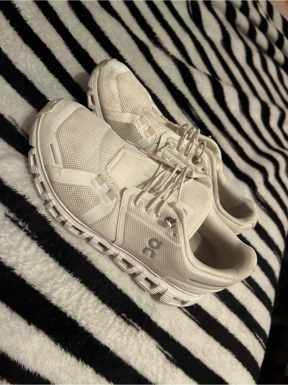 On Running Women's Sneakers white
